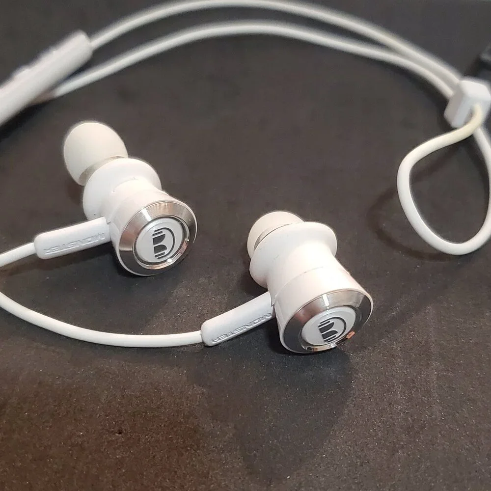 Monster Clarity HD High Performance Wireless In-Ear Headphones White Earbuds